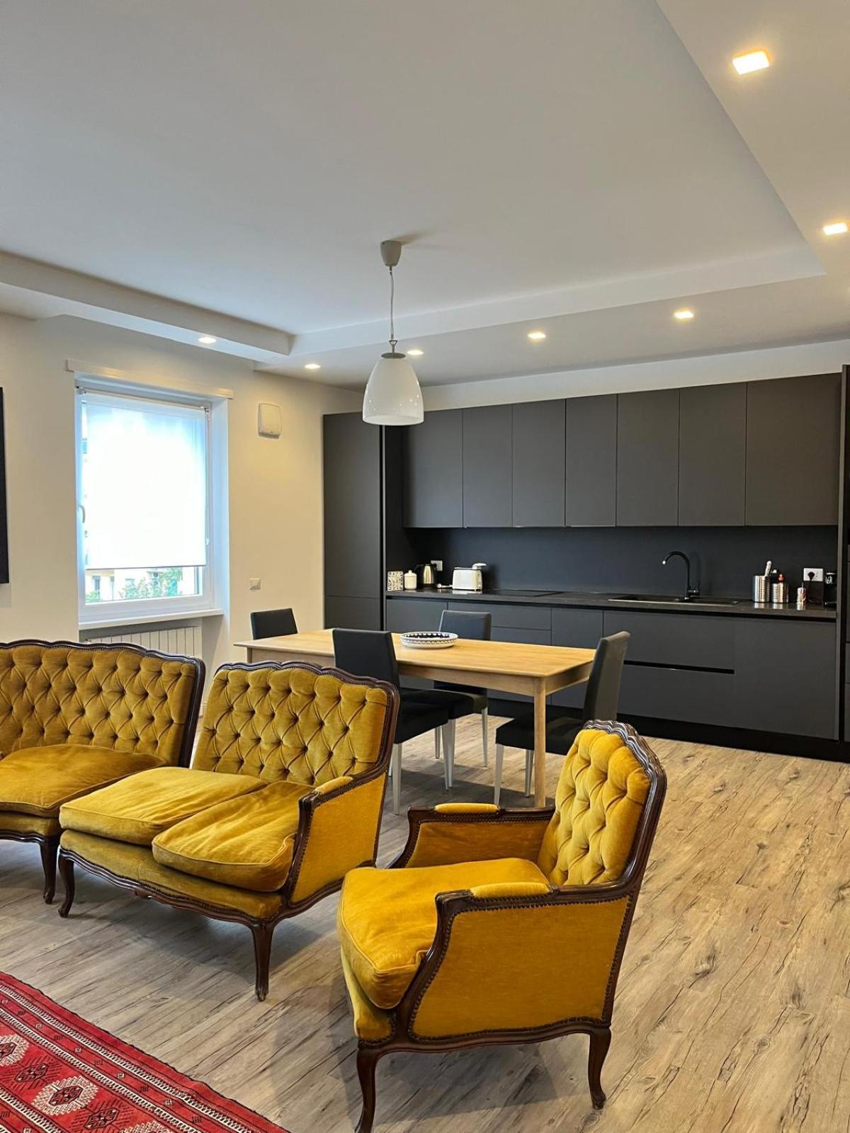 Apartment On The Square Roma Esterno foto